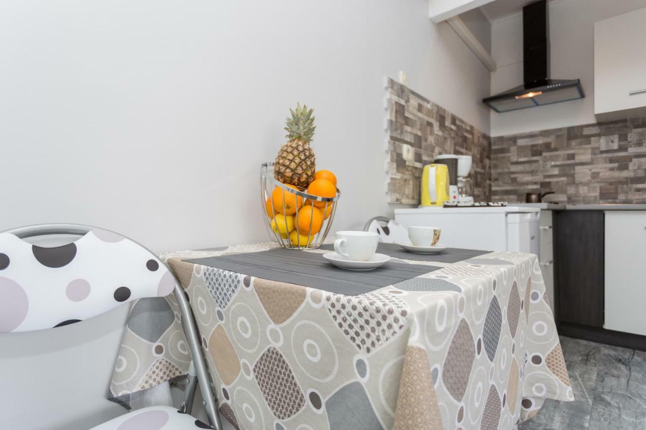 Studio Apartments Gilda バスカ エクステリア 写真