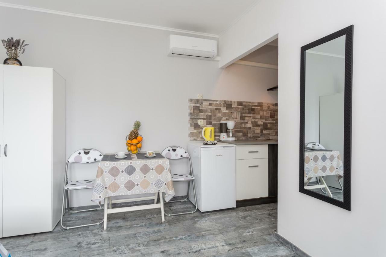 Studio Apartments Gilda バスカ エクステリア 写真